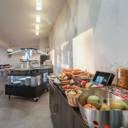 Comfort - Montlhery Hotell