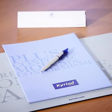 Comfort - Montlhery 3* Linas