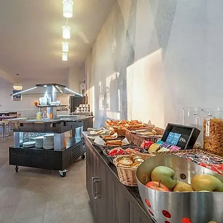 Comfort - Montlhery 3* Linas