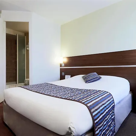 Отель Comfort - Montlhery 3*