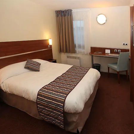 Comfort - Montlhery 3* Линас